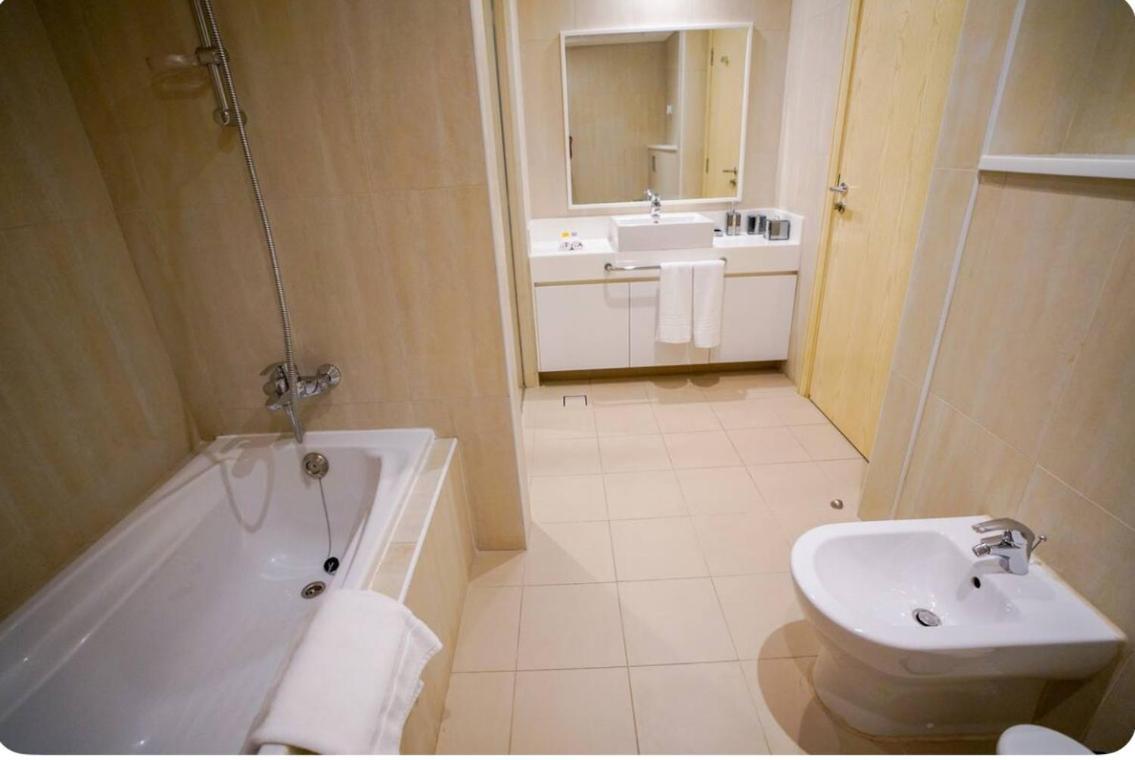 Stunning 5* 4Br-Oceanfront-Apartment Dubaj Zewnętrze zdjęcie